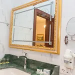 Ξενοδοχείο Opera 4*