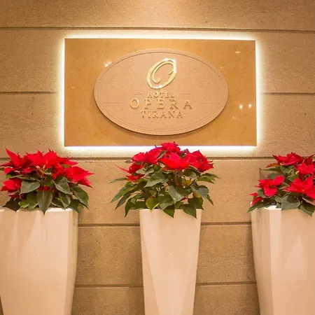 Opera Тирана