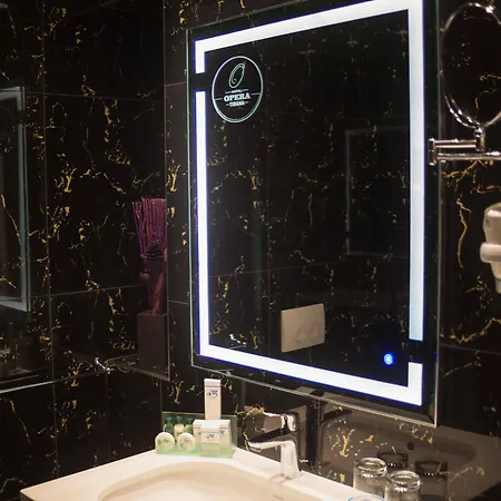 Opera 4* Тирана
