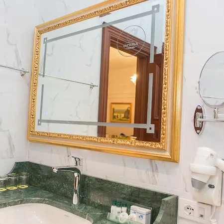 Отель Opera 4*