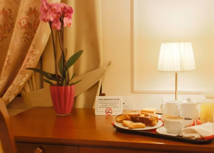 호텔 Opera 티라나