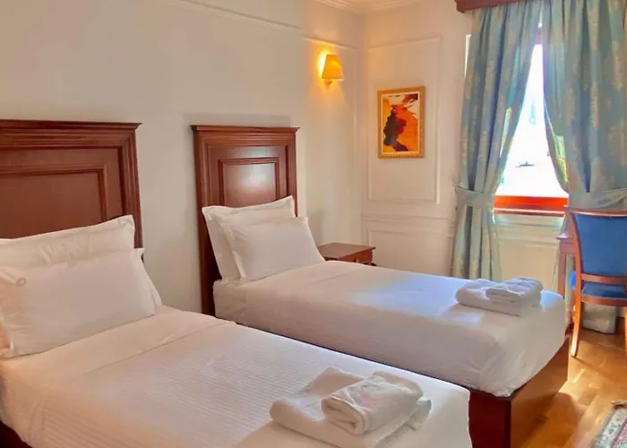 Opera 호텔 티라나