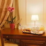 Opera Hotel