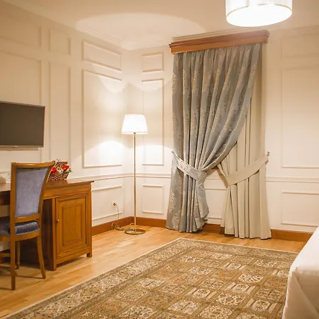 Hotel Opera 4*