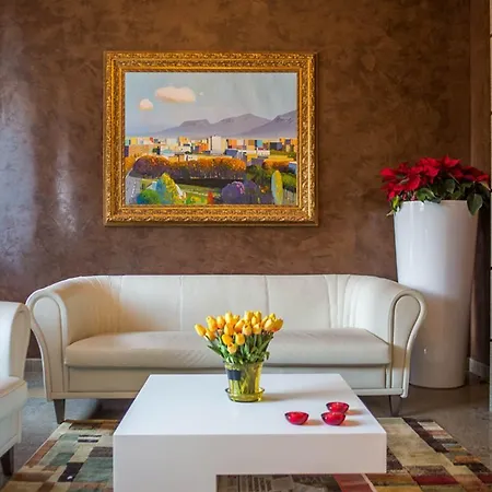 Ξενοδοχείο Opera Τίρανα