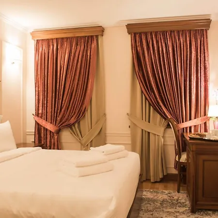 Opera Ξενοδοχείο Τίρανα