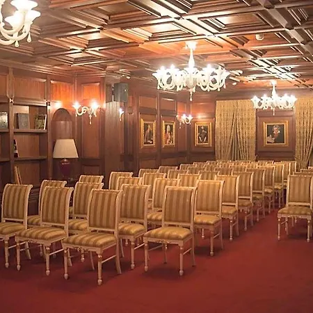 فندق Opera