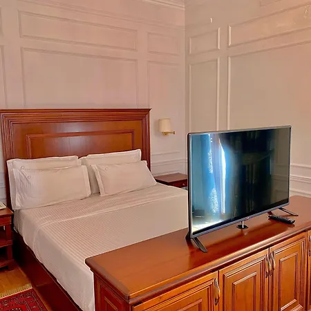 Opera 4* Tirana