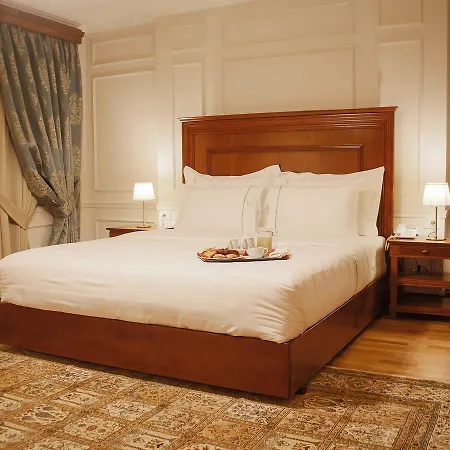 Opera 4* Tirana