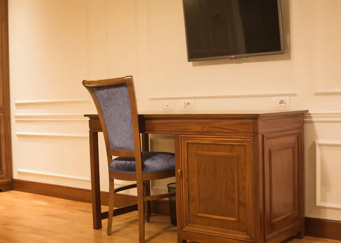 Opera מלון טיראנה